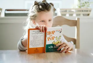 Buku cerita anak (Photo by Josh Applegate on Unsplash)