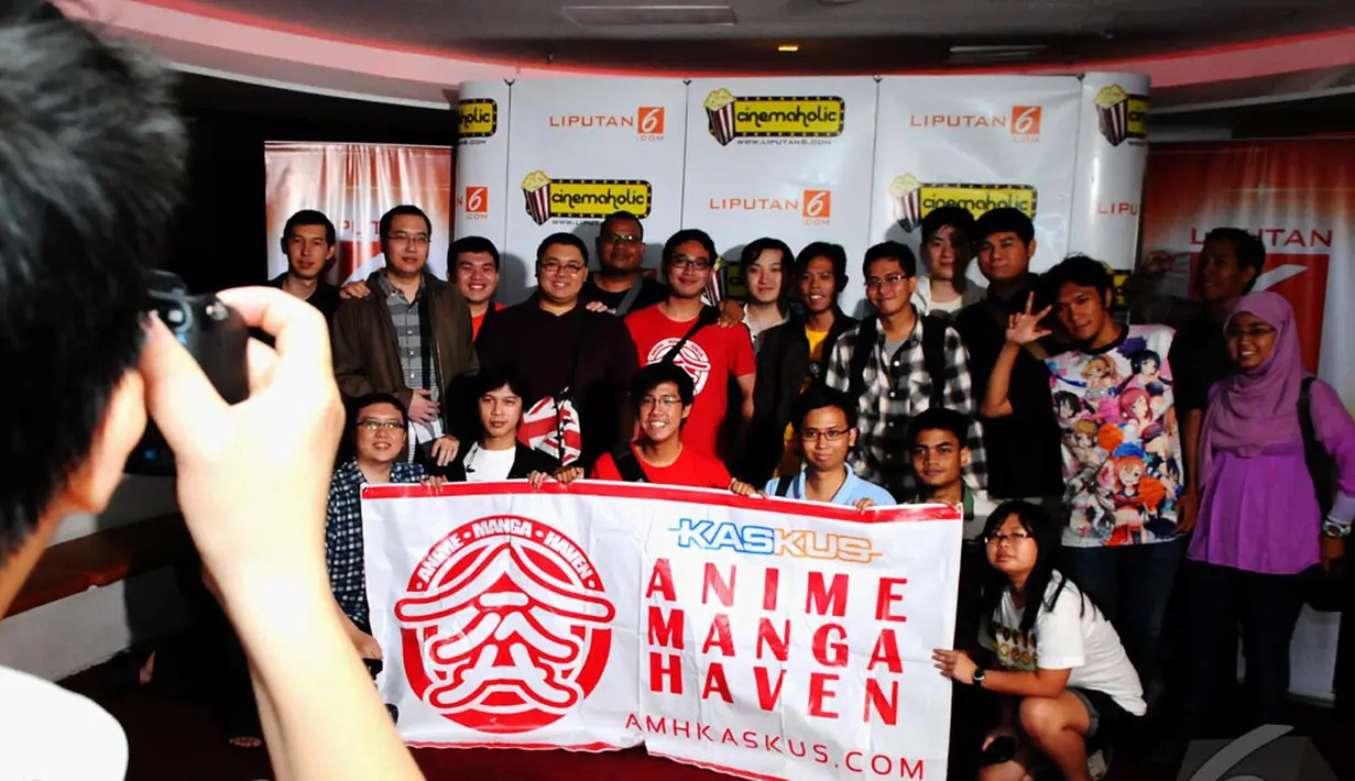 Cinemaholic selain menyajikan nonton bareng Film Layar Lebar juga menyediakan tempat untuk ber Selfie ria di Photo Both bersama dengan komunitas Anime Kaskus, Komunitas Cosplay Jakarta dan Komunitas Japanesia (Liputan6.com/Andrian M Tunay)