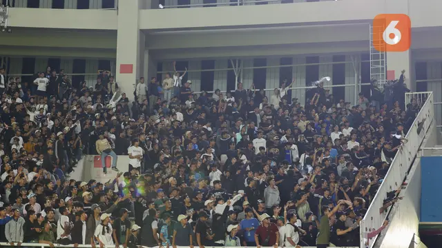 FOTO Penonton dalam Laga Persis Solo Vs PSIS