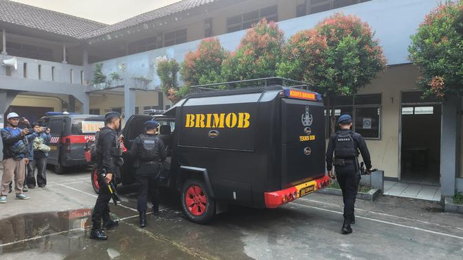 Polisi Buru Keterangan Kekasih Terduga Pengancam Bom 10 Sekolah Depok