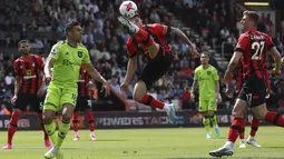 Manchester United (MU) berhasil menang tipis 1-0 atas Bournemouth pada pekan ke-37 Liga Inggris. Satu gol indah lewat Casemiro membuat MU unggul dan memetik tiga poin penting. (Adrian DENNIS/AFP)