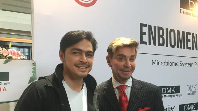 Thomas Djorghi dan dokter Danne Montague-King.