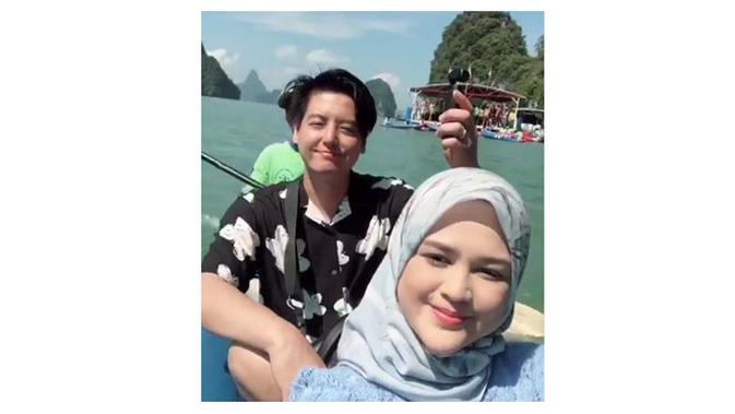 Setelah menikah, Roger dan Cut Meyriska tampil mesra saat liburan di Thailand.  (Sumber: Instagram/@roger_chika)