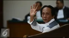  Terdakwa kasus dugaan korupsi hak siar TVRI tahun anggaran 2012 komedian Mandra Naih berencana menghentikan sementara proses peradilan atas kasus dugaan korupsi hak siar TVRI.  Seperti disampaikan pengacara sang komedian, Juniver Girsang pasca-penahanan 