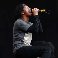 Burgerkill tampil di sebuah festival amal yang dihelat oleh Gabungan Artis dan Seniman Sunda (GASS) di Sabuga, Bandung, Jawa Barat pada Rabu (19/8/2015). (Deki Prayoga/Bintang.com)