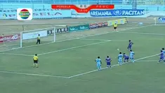 Highlights Piala Presiden 2015 di grup B antara Persela Lamongan vs PSGC Ciamis di Stadion Kanjuruhan, Malang, Sabtu (5/9).