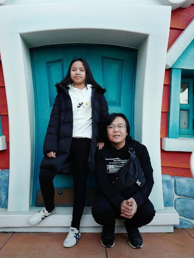 Momen Ari Lasso Saat Liburan Bersama Keluarga, Hot Daddy