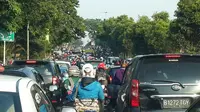 Kondisi lalu lintas di lampu merah Ragunan (TMC Polda Metro Jaya)