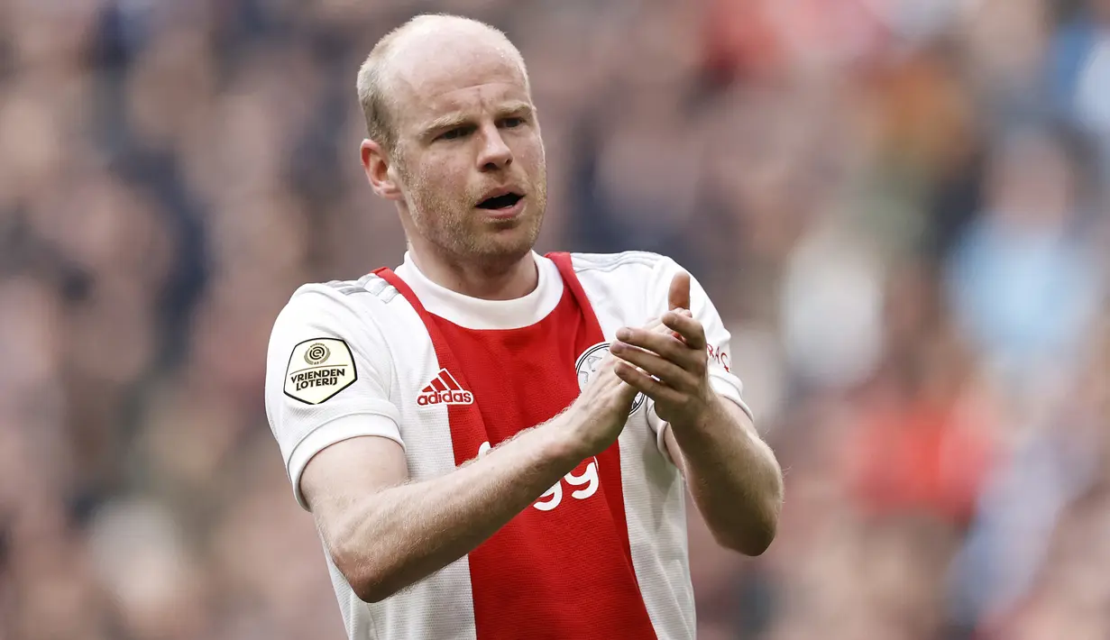 Davy Klaassen. Gelandang serang Belanda berusia 29 tahun yang kini masih terikat kontrak dengan Ajax hingga Juni 2024 ini tercatat 1 kali kembali memperkuat Ajax Amsterdam usai meninggalkannya. Ia memperkuat Ajax di periode pertama pada 2011/2012 hingga 2016/2017 dan hijrah ke Everton pada awal musim 2017/2018. Ia kembali membela Ajax di periode kedua sejak awal musim 2020/2021 usai meninggalkan Werder Bremen. Hingga kini ia telah tampil dalam 270 laga di semua ajang dengan torehan 82 gol dan 47 assist. (AFP/ANP/Maurice van Steen)