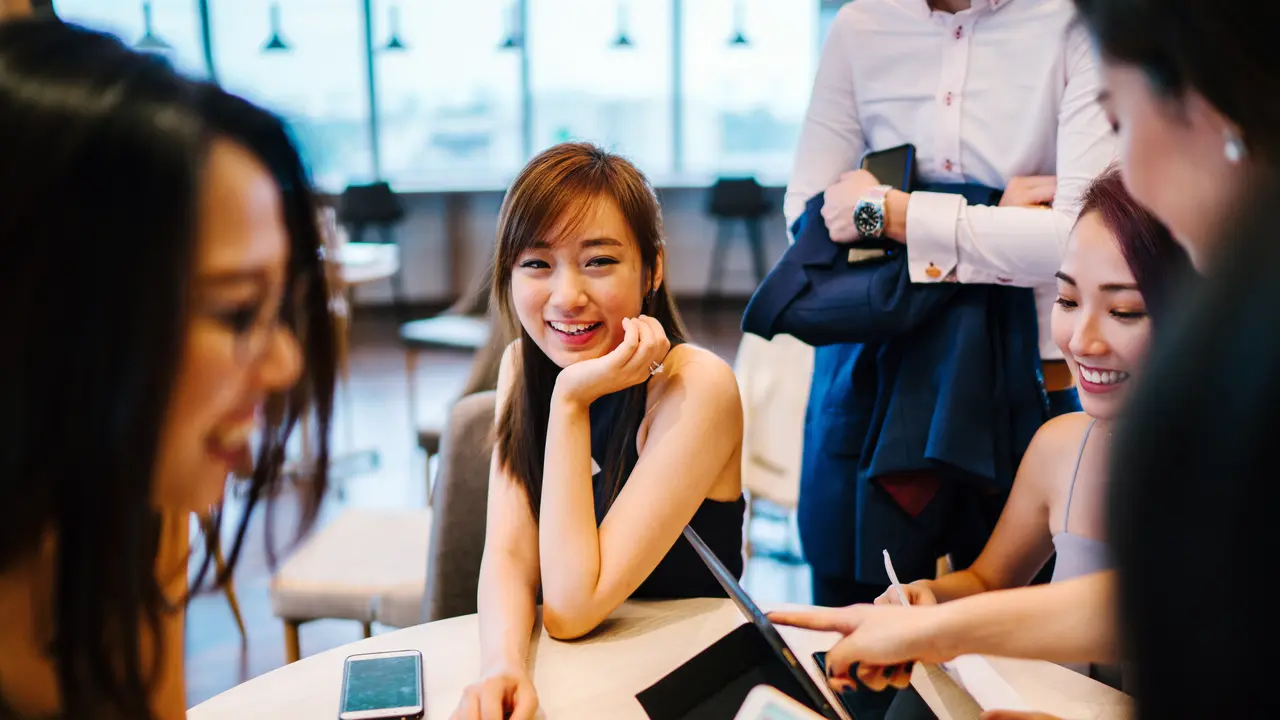 5 Zodiak Ini Dikenal Populer dan Mendapatkan Banyak Perhatian