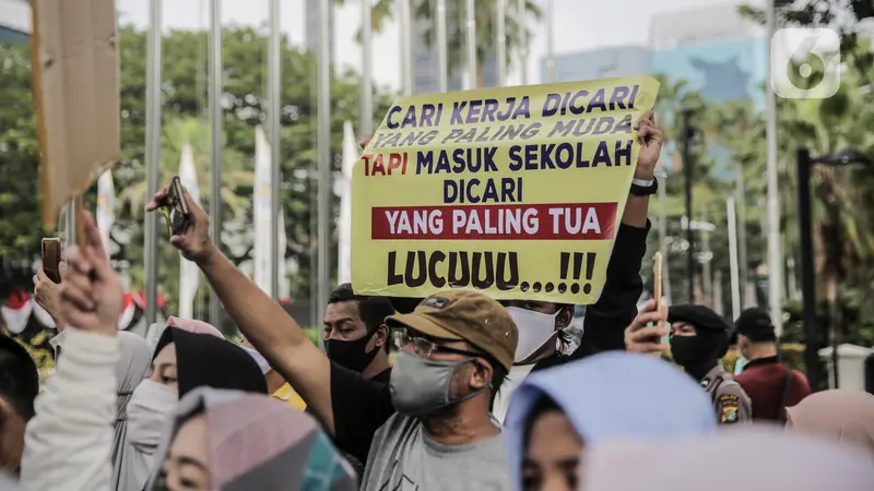 Demo Orang Tua Murid di Balai Kota Jakarta