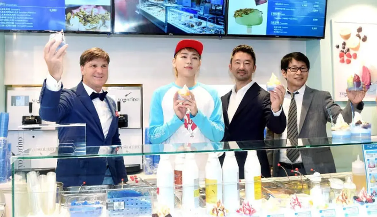 Zico Block B mempunyai restoran yang diberi nama Yogorino. Restoran yang terletak di Hongdae ini menyediakan berbagai macam ice cream. (Foto: koreaboo.com)