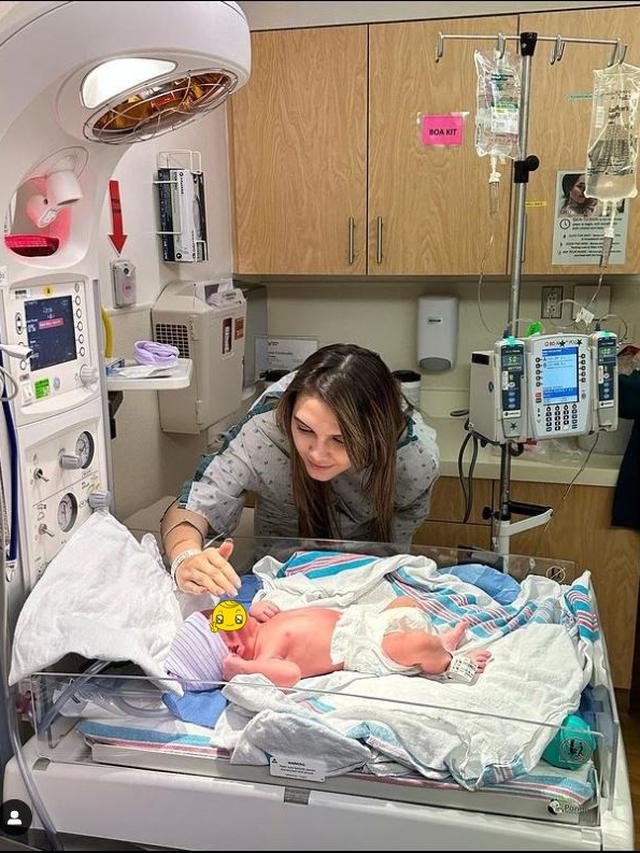 Lahirkan Anak Ketiga di Amerika, Ini 6 Potret Perjalanan Kehamilan Alexa Key