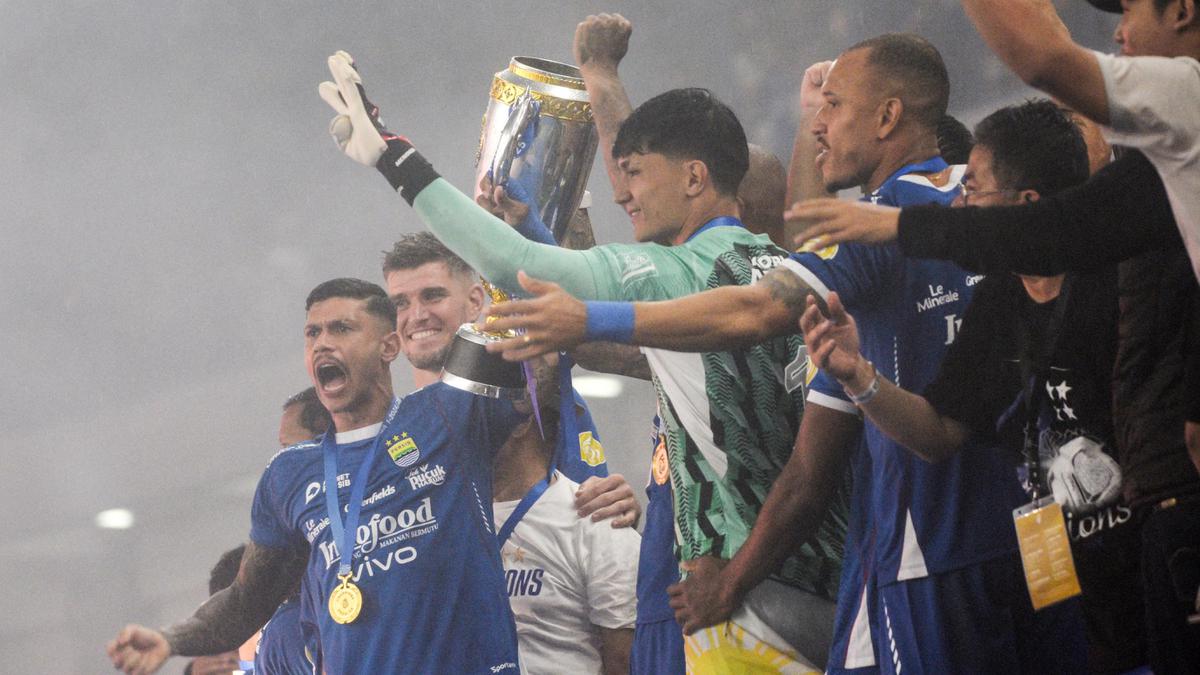 Sah, Persib Bandung Tutup BRI Liga 1 Indonesia 2024-2025 dengan Status Juara