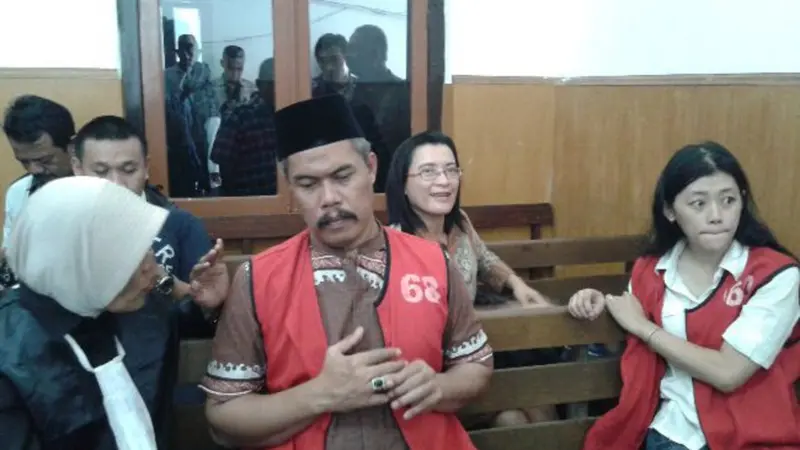 Edarkan Sabu 22 Kg, Polisi dan Istri Siri Divonis Mati