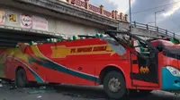 Kecelakaan bus penumpang jruusan Sumut - Jambi di Padang Panjang Sumatera Barat, Minggu (30/1/2022). (Liputan6.com/ Novia Harlina)
