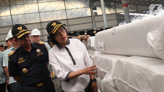 Sri Mulyani Datangi Pusat Logistik Berikat