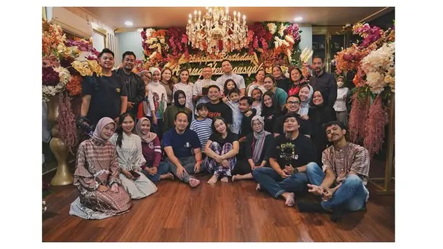 8 Momen Perayaan Ulang Tahun Anang Hermansyah ke-55, Meriah Banget