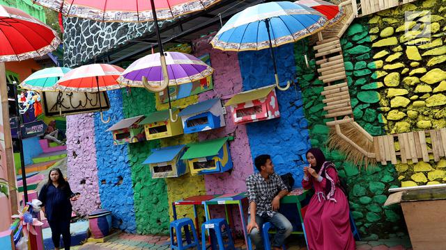 PHOTO: Menelusuri Kampung Warna-warni Malang di Bantaran Sungai Brantas