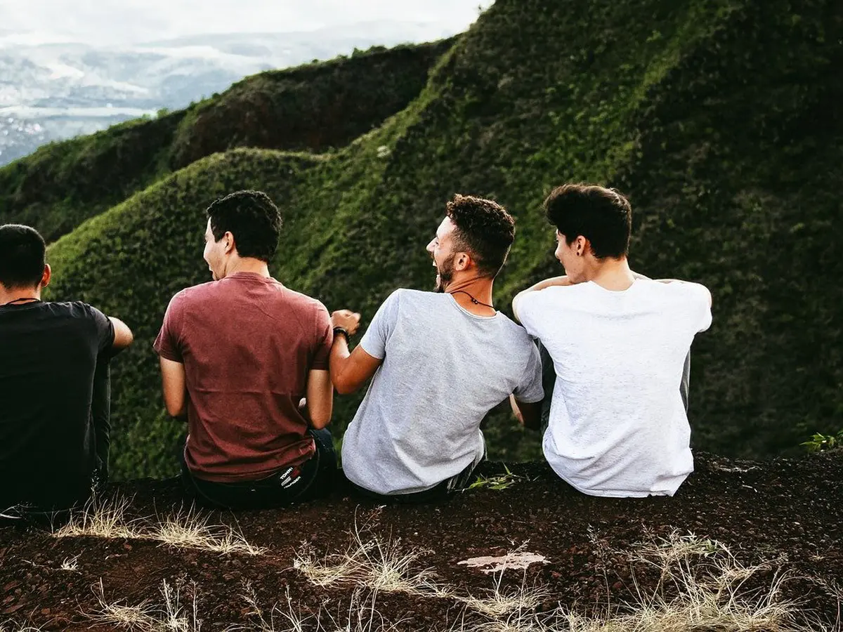 Arti Mimpi Bertemu Teman, Pertanda Datangnya Rezeki - Ragam Bola.com