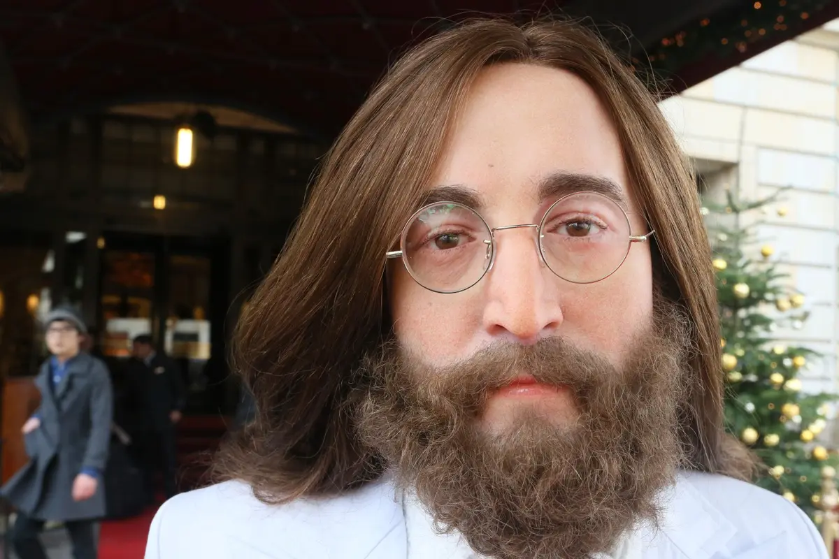 [Bintang] John Lennon