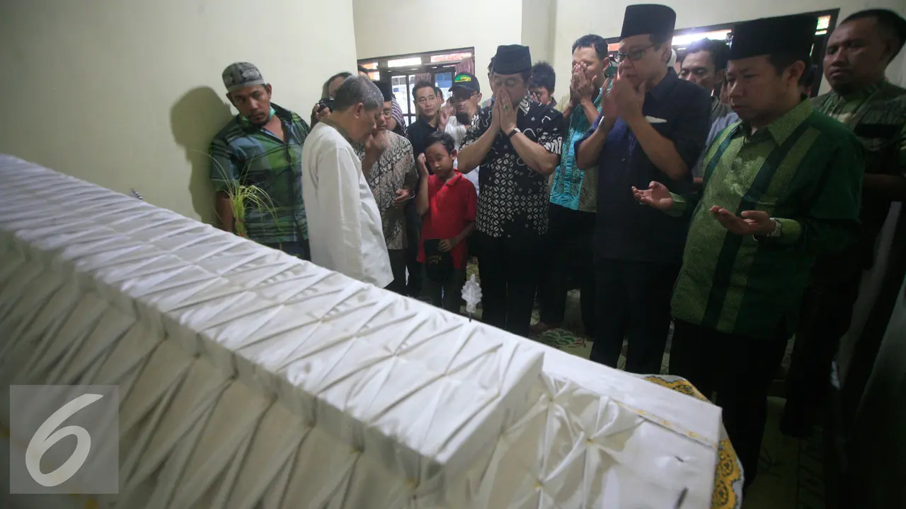 20160418-Djan-Faridz-Melayat-Didin-Yogyakarta-BH