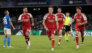 Tuah Seragam Merah Penuh Arsenal Berlanjut, Napoli Jadi Korban Terbaru