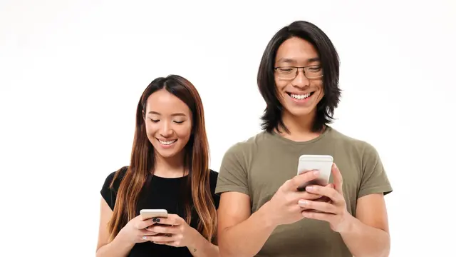 Simpan Dokumen Pribadi di Galeri HP Bisa Berakibat Fatal! Kenali Alasannya (photo by freepik.com)