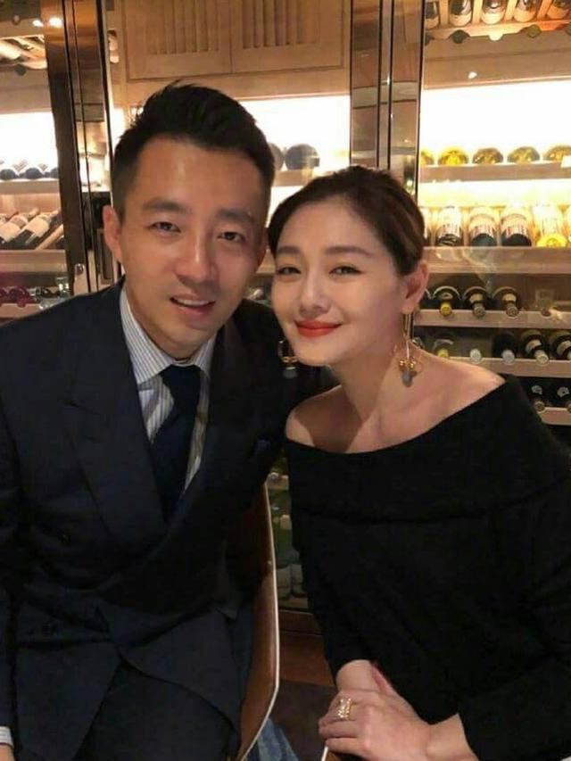 Gugat Cerai Usai 10 Tahun Bersama Ini 6 Potret Kenangan Manis Barbie Hsu Dan Suami Hot Liputan6 Com
