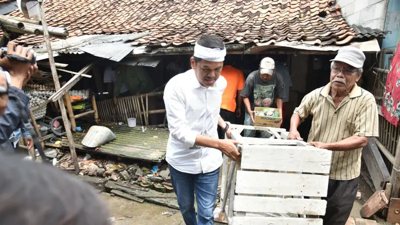 Dedi Mulyadi Robohkan Rumah Warga