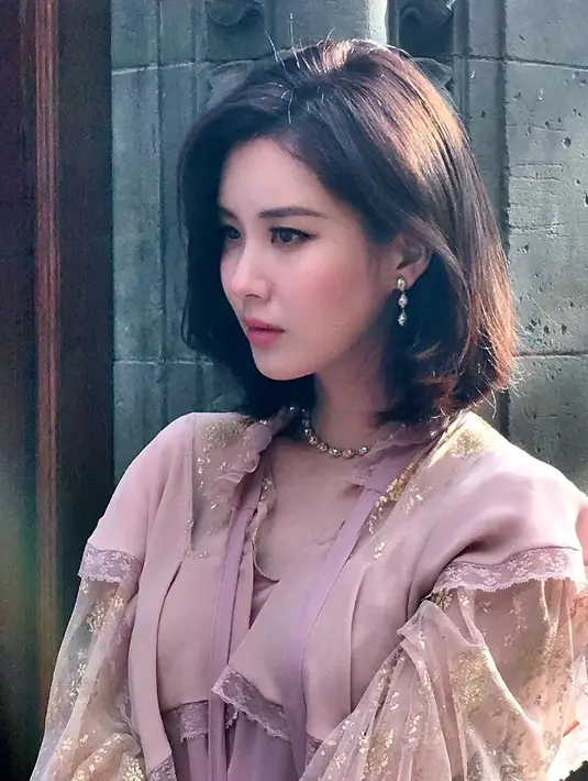 Walaupun demikian, ia masih ingat saat dirinya masih menjadi trainne di SM Entertainment hingga akhirnya dipertemukan dengan para personel SNSD lainnya. (Foto: instagram.com/seojuhyun_s)