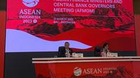 Menteri Keuangan (Menkeu) Sri Mulyani Indrawati mengungkapkan pernyataan bersama menteri keuangan dan gubernur bank sentral ASEAN, terkait inisiatif dalam kerjasama ekonomi di kawasan Asia Tenggara.