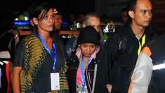 Raut kesedihan terlihat di wajah kekasih terpidana mati asal Spanyol Raheem Agbaje Salami, Angela seusai pelaksanaan eksekusi di Nusakambangan, Cilacap, Jawa Tengah, Rabu (29/4/2015) dini hari. (Liputan6.com/Yoppy Renato) 
