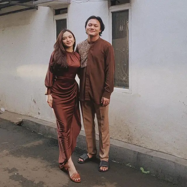 8 Momen Rizky Febian Resmi Lamar Mahalini Raharja, Digelar Tertutup