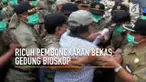 Kericuhan mewarnai eksekusi lahan dan bangunan bekas Gedung Bioskop Indra, Malioboro, Kota Yogyakarta. Ahli waris melakukan perlawanan dengan menghadang alat berat.