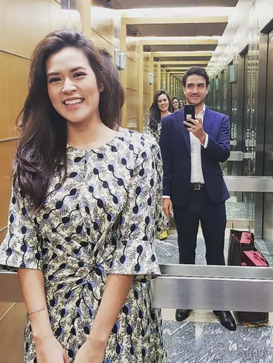 Rasa sedih lantaran idola mereka menikah, hastag Hari Patah Hati Nasional Jilid 2 pun ramai di dunia maya bertepatan dengan hari pernikahan Raisa dan Hamish. Bukan hal yang serius, Hamish pun menanggapinya dengan santai. (Instagram/hamishdw)