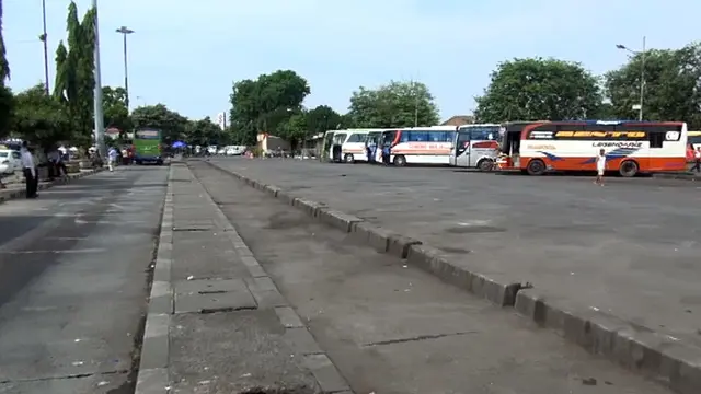 H+3 Lebaran Terminal Pulogadung Masih Sepi