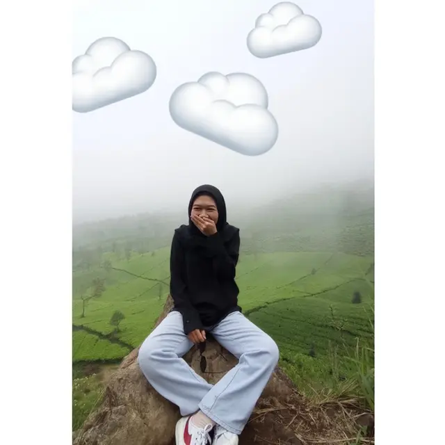 Wanita Ini Minta Fotonya Diedit Agar Awannya Cerah, 6 Hasilnya Kocak