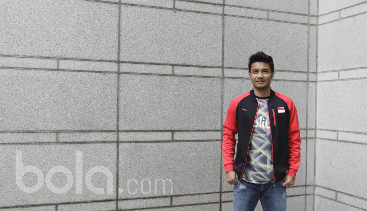 Pebulutangkis ganda putra Indonesia, Berry Anggriawan, usai menghadiri jumpa pers BCA Indonesia Open 2017 yang didukung oleh Bakti Olahraga Djarum Foundation di Hotel Kempinski, Jakarta, Senin (22/5/2017). (Bola.com/Vitalis Yogi Trisna)