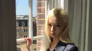 Kali ini Winter aespa tampil ala lady boss dengan tailored suit serba hitam [@imwinter]