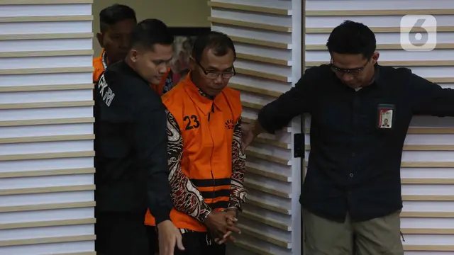 KPK Tahan 4 Tersangka Kasus Dana Hibah Pemprov Jatim