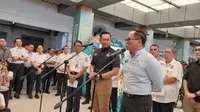 Menteri Koordinator Bidang Infrastruktur dan Pembangunan Kewilayahan, Agus Harimurti Yudhoyono (AHY) meninjau keberangkatan pemudik di Stasiun Pasar Senen, Jakarta, Jumat (28/3/2025). (Dok Kemenko Infra)