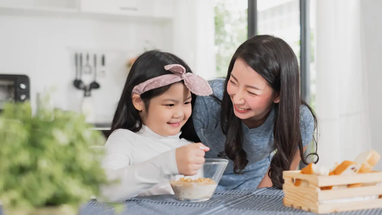 Anak makan