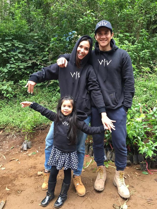 7 Tahun Menikah, Ini 7 Potret Kemesraan Vino Bastian dan Marsha Timothy