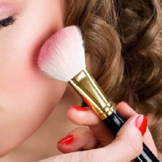 Cara Ini Buat Pipi Anda Merona Lebih Lama Fashion Beauty Liputan6 Com