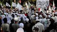 Perwakilan dari tiap ormas tersebut berjanji akan terus melakukan unjuk rasa tiap Jumat sampai Ahok tidak lagi menjabat di pemerintahan, Jakarta, (17/10/14). (Liputan6.com/Johan Tallo) 