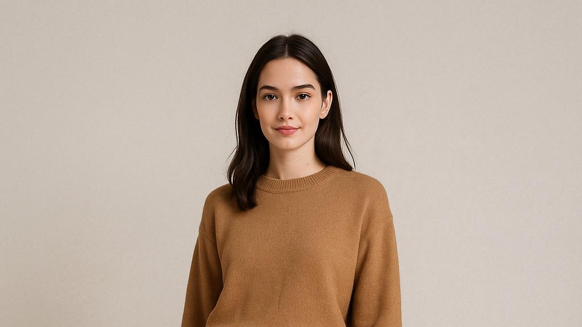 10 Padu Padan Baju yang Wajib Dicoba dengan Rok Plisket Batik, Bikin Tampil Cantik