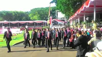 Jokowi menyambangi tamu undangan upacara HUT RI di Istana (Liputan6.com/ Ahmad Romadoni)