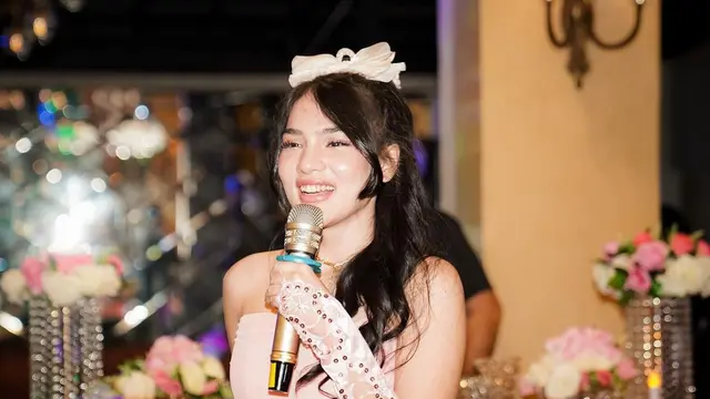 7 Momen Pesta Ulang Tahun Davina Karamoy yang ke-20, Tampil Curi Perhatian