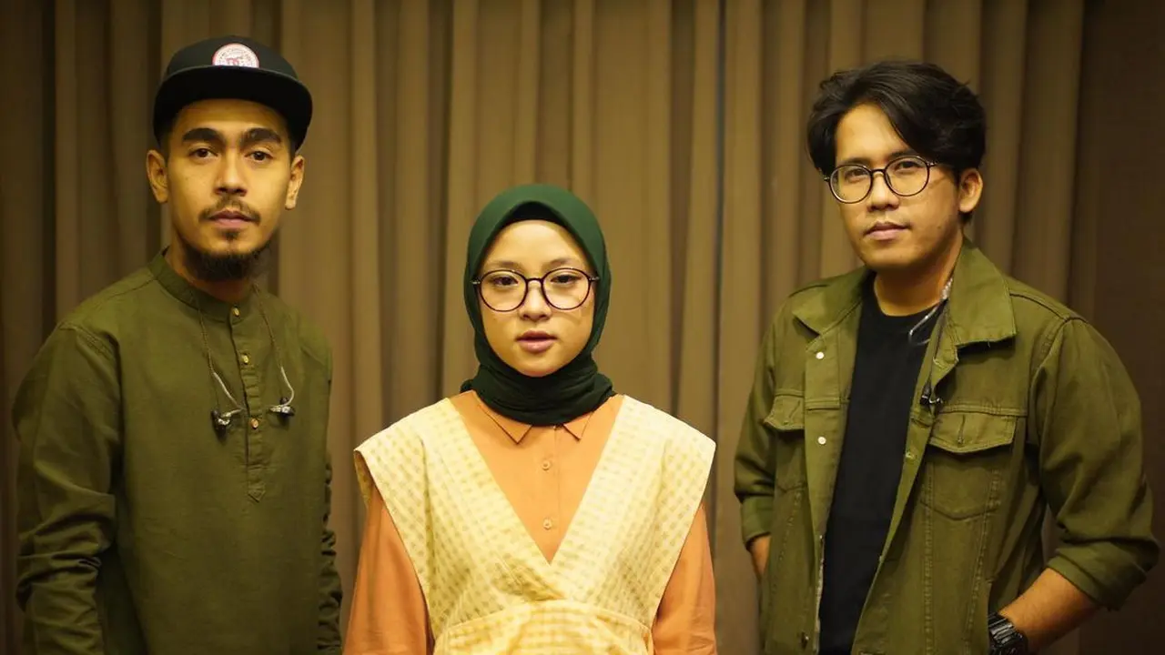 Nissa Sabyan Dituding Jadi Selingkuhan Keyboardis Band Sendiri, Ini 6 Potret Kebersamaannya